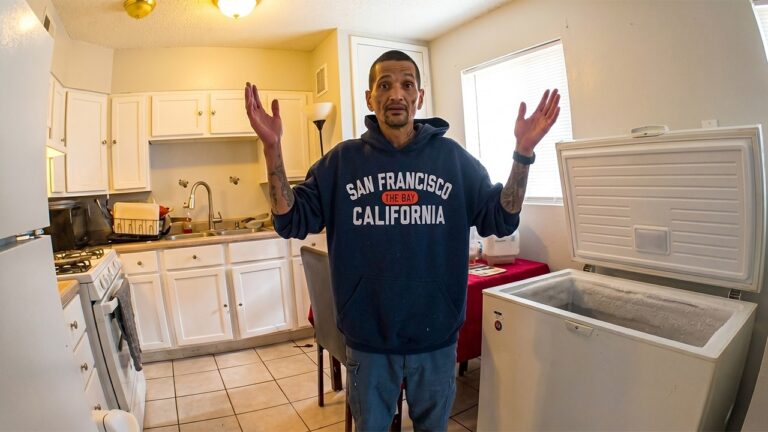 Son Plays Dumb After Cops Find His Missing Mom in the Deep Freezer Son Plays Dumb After Cops Find His Missing Mom in the Deep Freezer